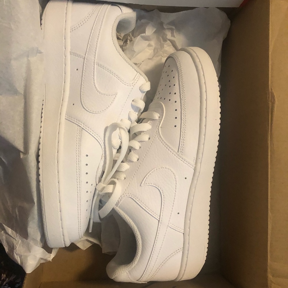 Women’s Nikes. Brand new!